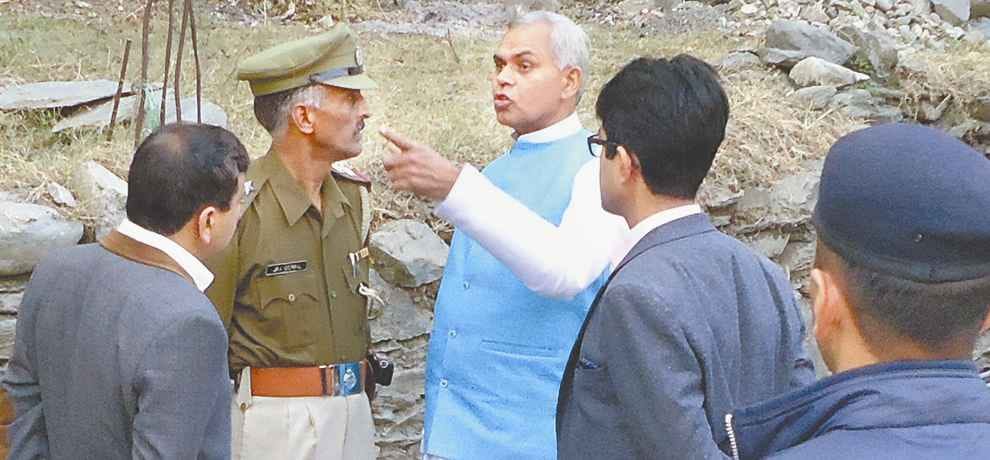 governor acharya dev vrat directions to police to take action against gamblers