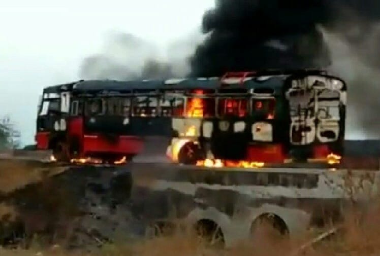 Burning bus: Death of mother and daughter alive, passengers jump and get saved