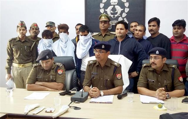 Robbers robbed of gang, three bikes recovered