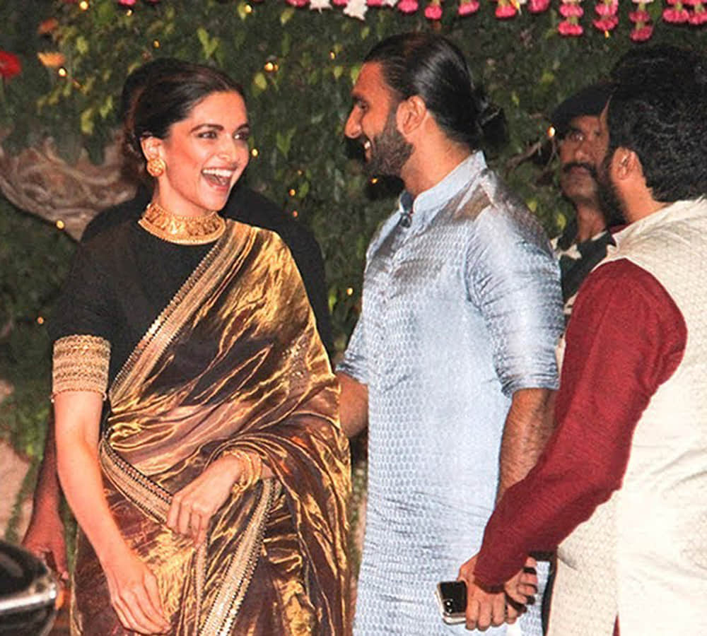 Deepika DINED With Ranveer PARENTS For A Special REASON