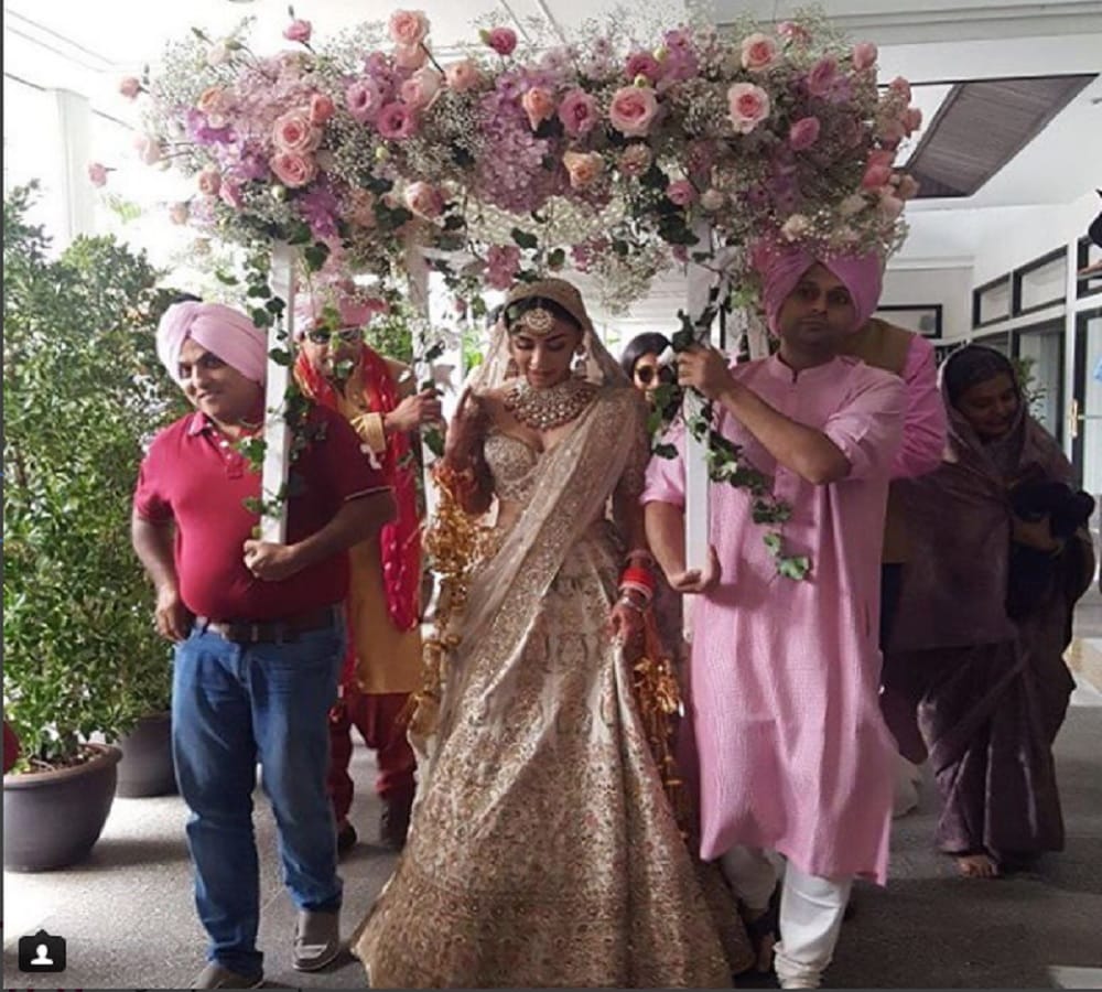 Bollywood actress Amrita Puri Marries Imrun Sethi In Bangkok