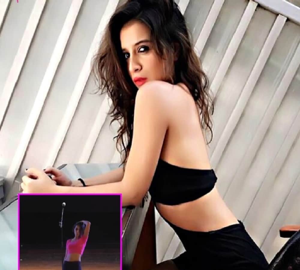 bigg boss 11 contestant benafsha dance video viral on internet