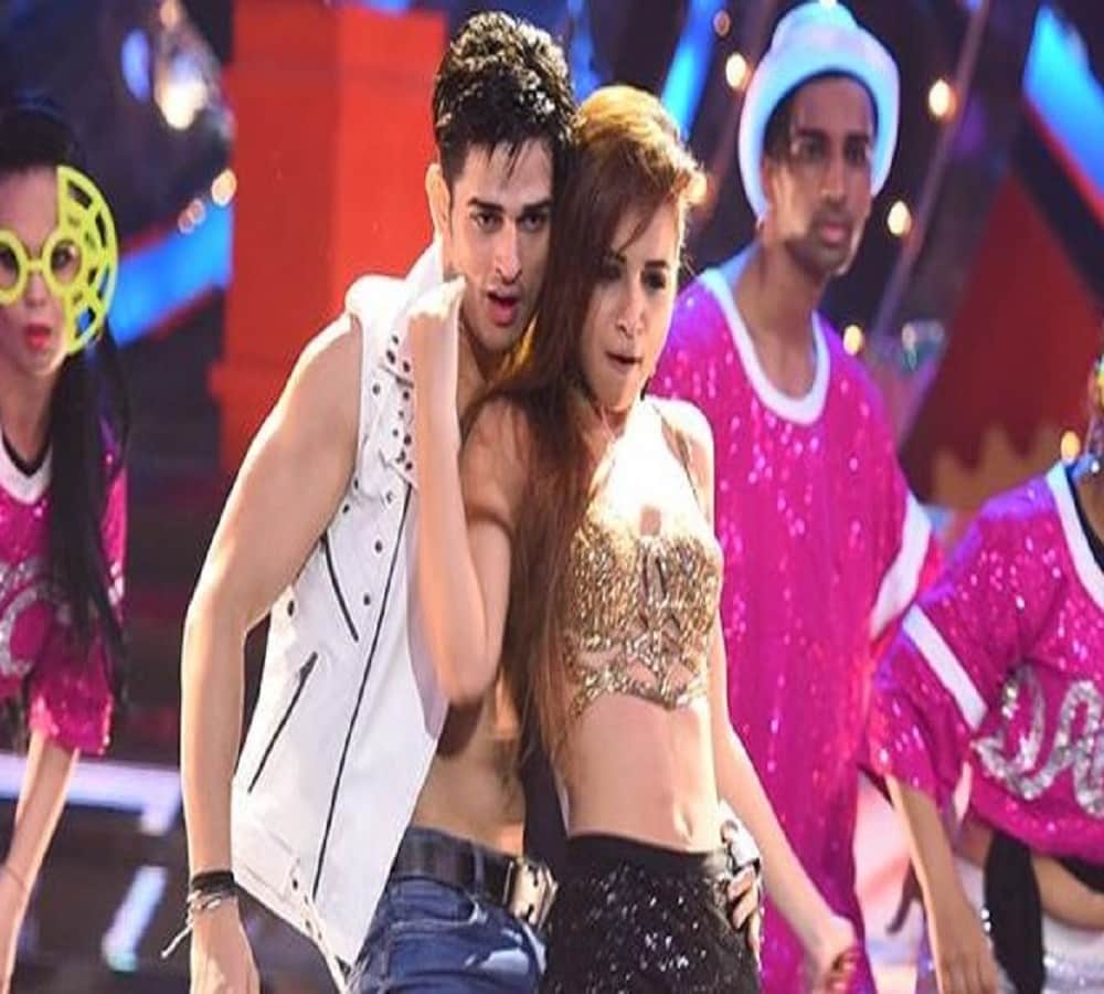 bigg boss 11 contestant benafsha dance video viral on internet