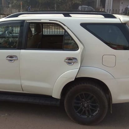 schedule caste commission chairman car accident in agra