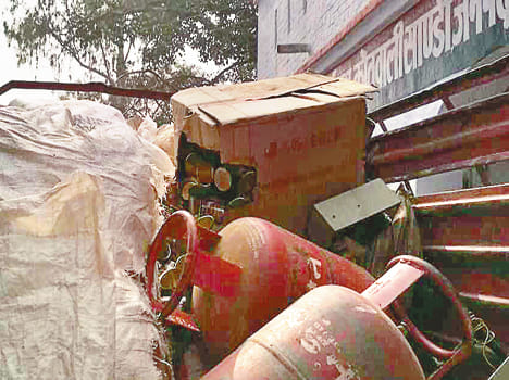 duplicate tobaco factory caught in naushhera