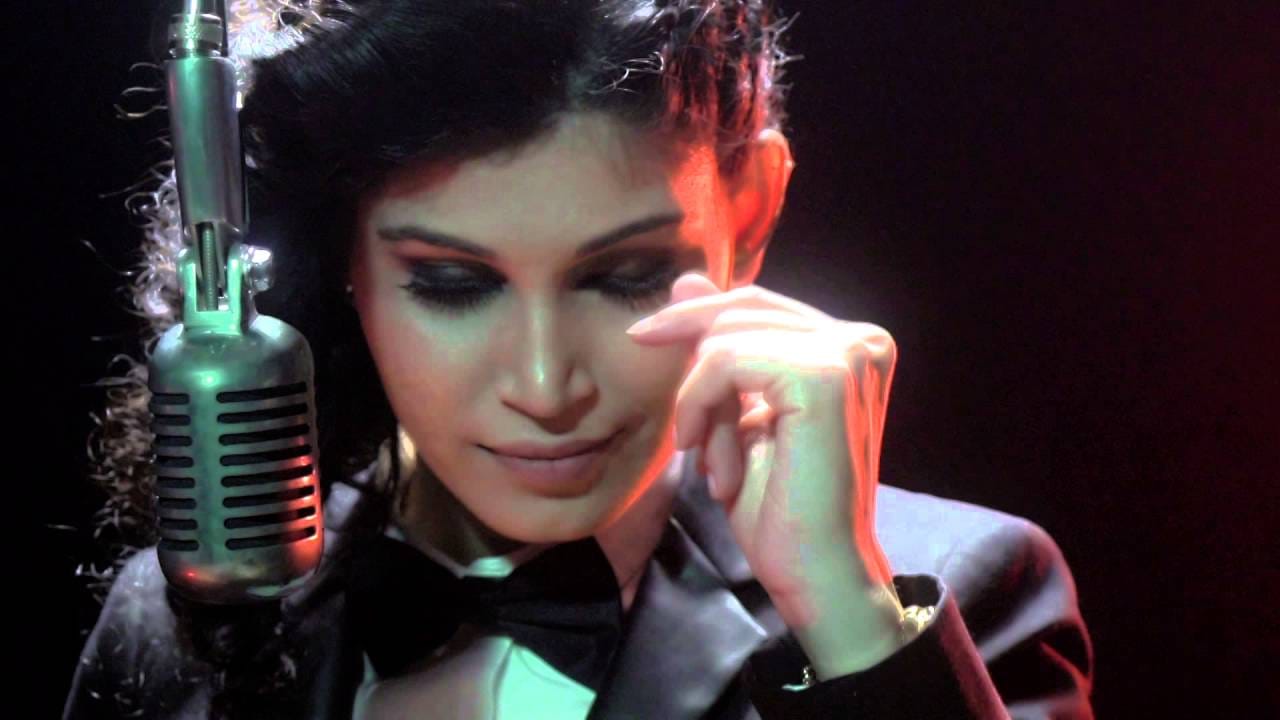 Indian Shakira reached in Srinagar fair