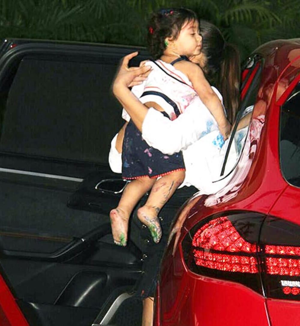 Shahid Kapoor and Mira Rajput daughter Misha latest picture seems to be returning from a paint party