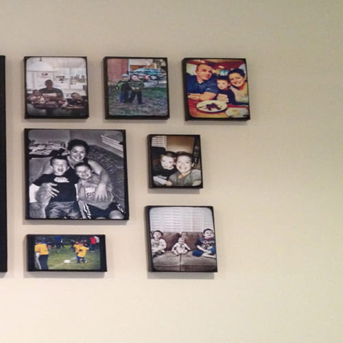 tips for family photo if you hang on wall of home according to feng shui