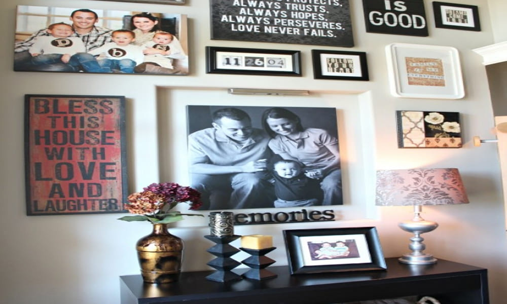 tips for family photo if you hang on wall of home according to feng shui