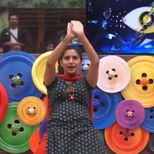 bigg boss 11 sapna chaudhary bold nagin dance vidya balan also impressed by her
