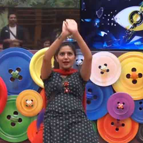 bigg boss 11 sapna chaudhary bold nagin dance vidya balan also impressed by her