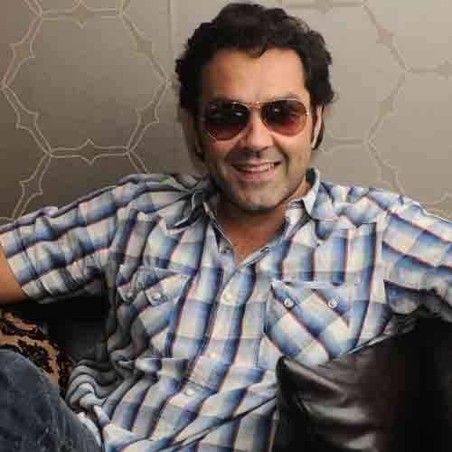 bobby deol get disturbed by 4 ladies know what the reason
