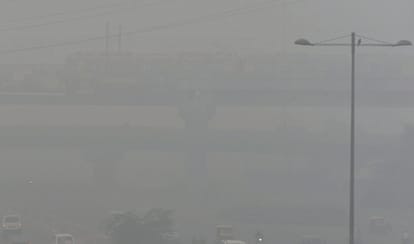 delhi pollution: 300 patients daily visiting district hospital noida facing breathing problems