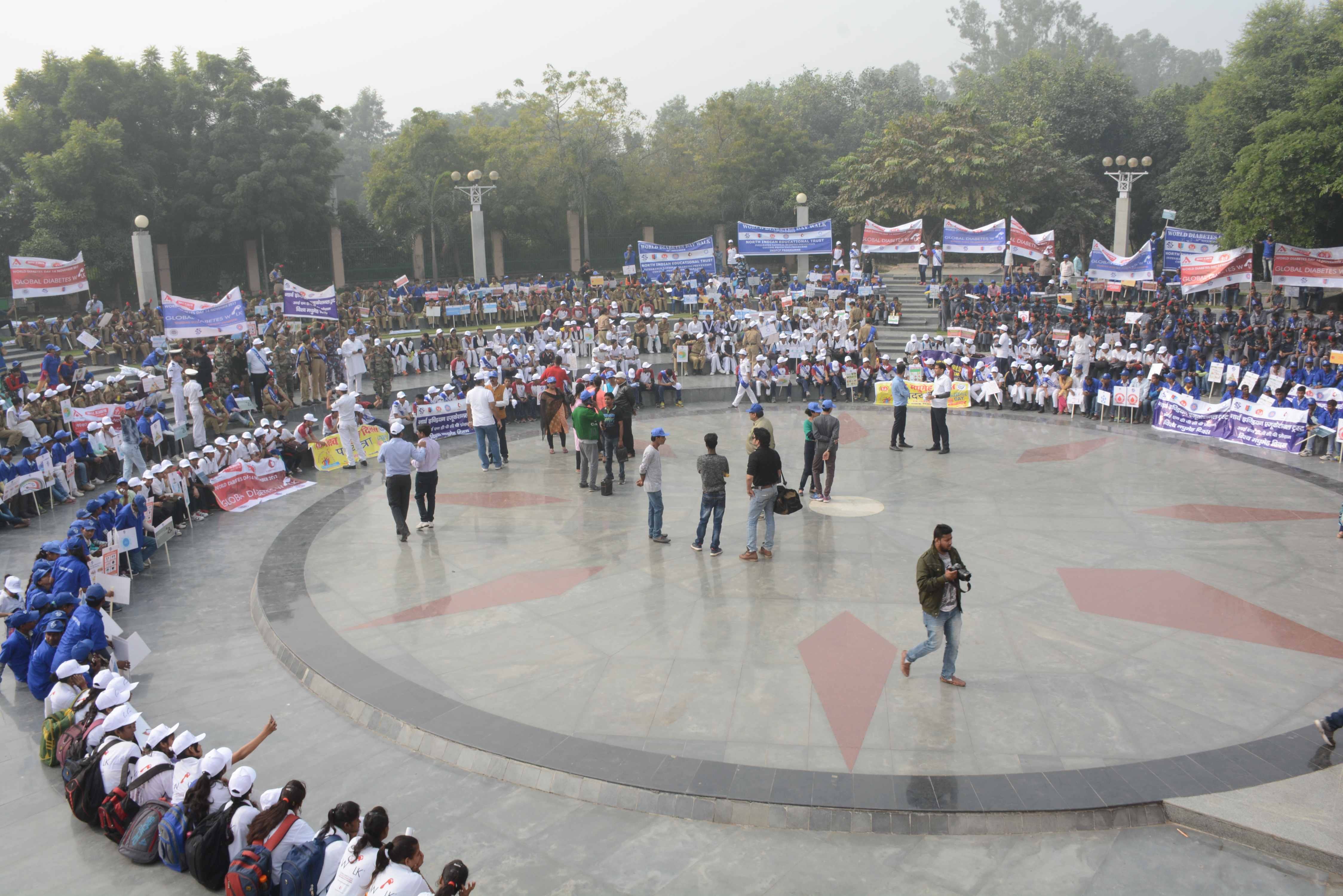 The Amar ujala foundation organized a walk on world diabetes day
