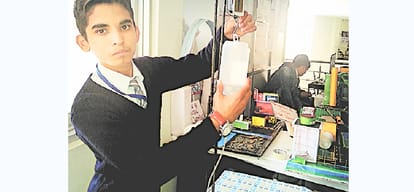 student harshal ratan produced electricity from shoes