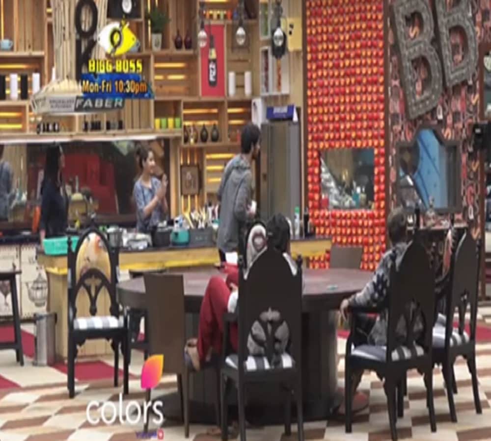 hiten angry on akaash and arshi in the bigg boss house 
