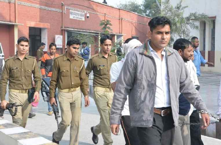 Priyanka Chopra surrenders in court
