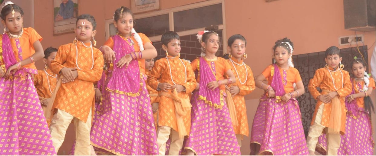 Throwing children, artificial accolades in art music