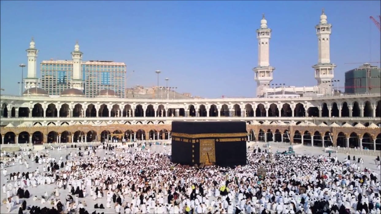 know about story of kaaba and how it was built the largest religious place of Muslims