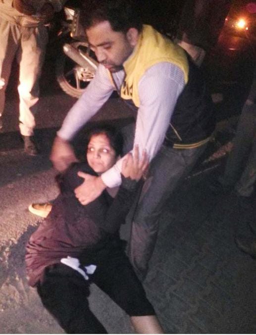 Wounded by killing woman after looting jewelery