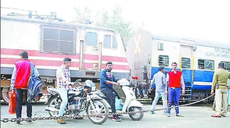 Dhiranpura gate barrier again damaged