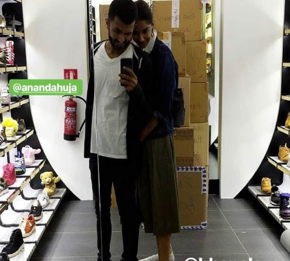sonam kapoor leaves for singapore to meet her boyfriend anand