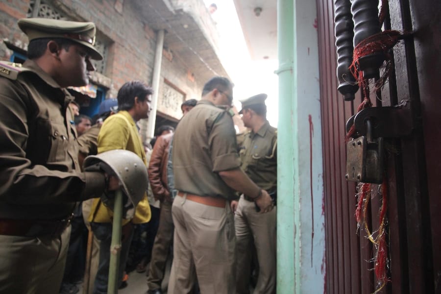 A man commits suicide after getting threat by police.