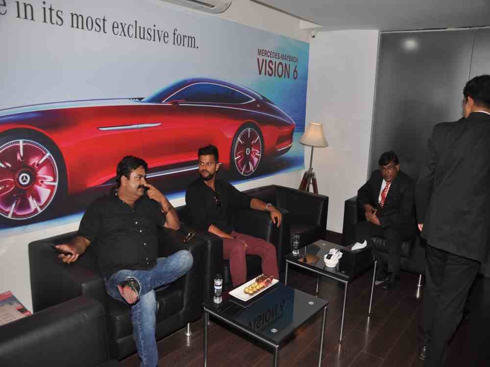  Indian Cricketer Suresh Raina bought mercedes benz from dehradun