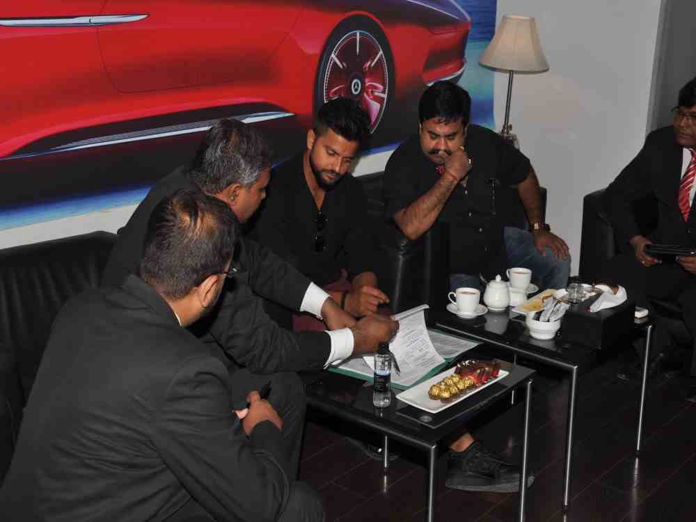  Indian Cricketer Suresh Raina bought mercedes benz from dehradun