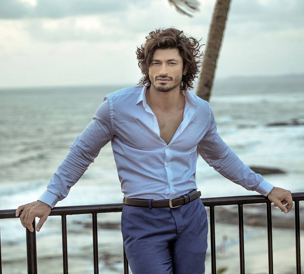actor vidyut jamwal incredible workout stunt during shooting of film junglee