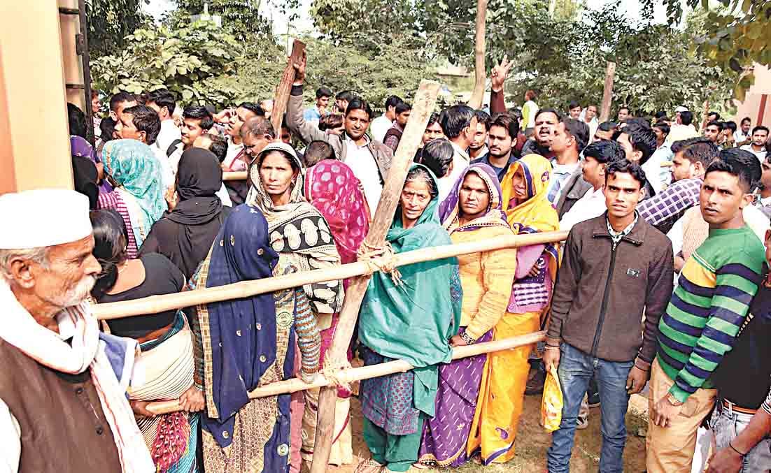 aadhyash pad ke liye 72, sadasya pad ke 829 pratashyion ko chunav chinh aawavntit