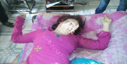 Speak silent eyewitnesses of the mother murder, blood-blood, father-father