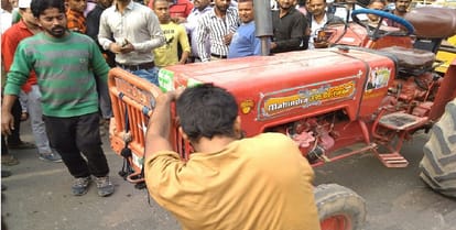 Traktor-Trolley told the young man, Runda, Young man death, ruckus