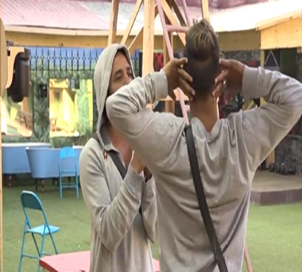 puneesh requested to akaassh to bald for bandgi in bigg boss 11