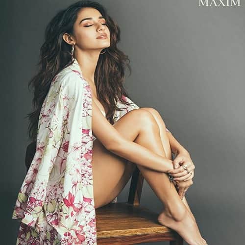 Bollywood actress Disha Patani bold look goes viral on internet 