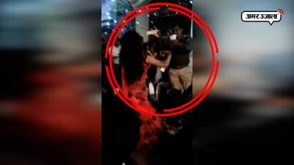 Police man dancing and throwing money on dancers in gonad, video goes viral