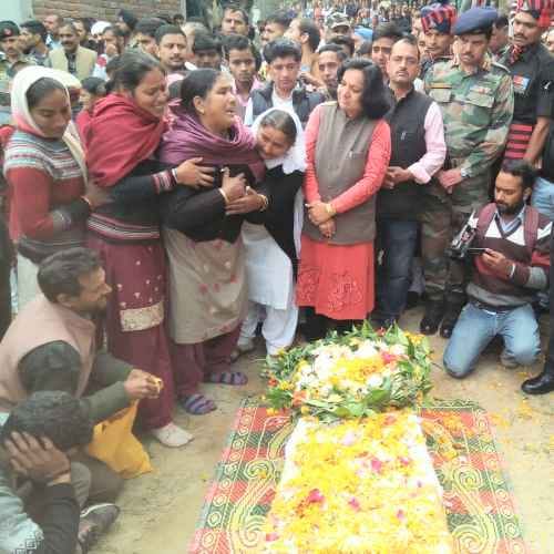 Himachal Mandi Martyr Inder Singh cremated with full military honours