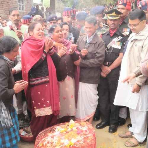 Himachal Mandi Martyr Inder Singh cremated with full military honours