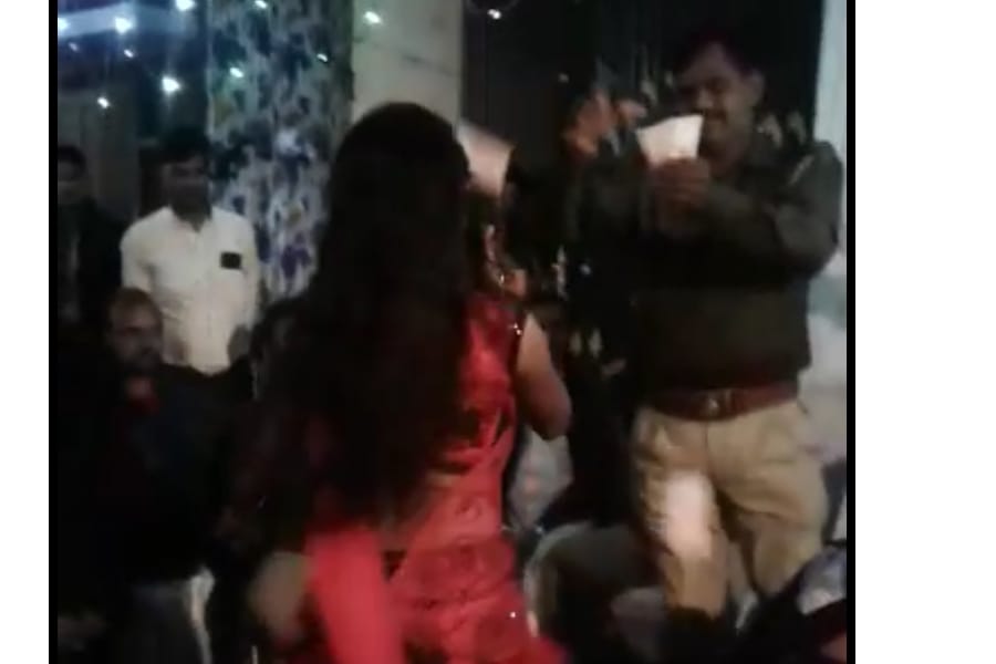 police men with a dancers in Gonda.