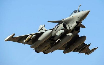 congress targets bjp about rafale fighter plane deal 