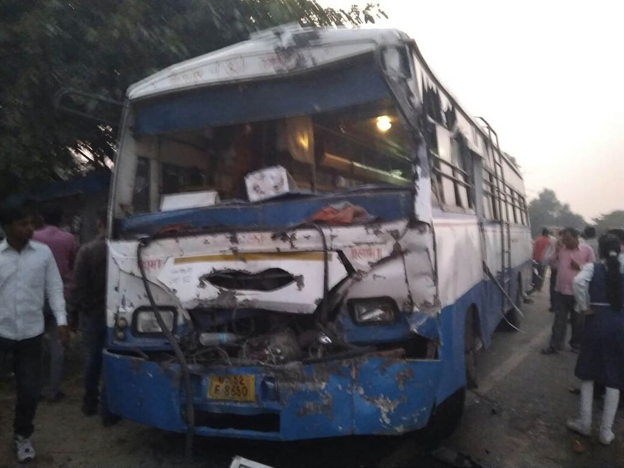 road accidente in 13 child injurd