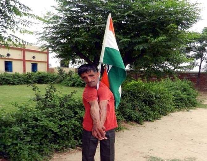 weird stories, unique people, indian rubber man rammehar punia bizarre record in guinness book