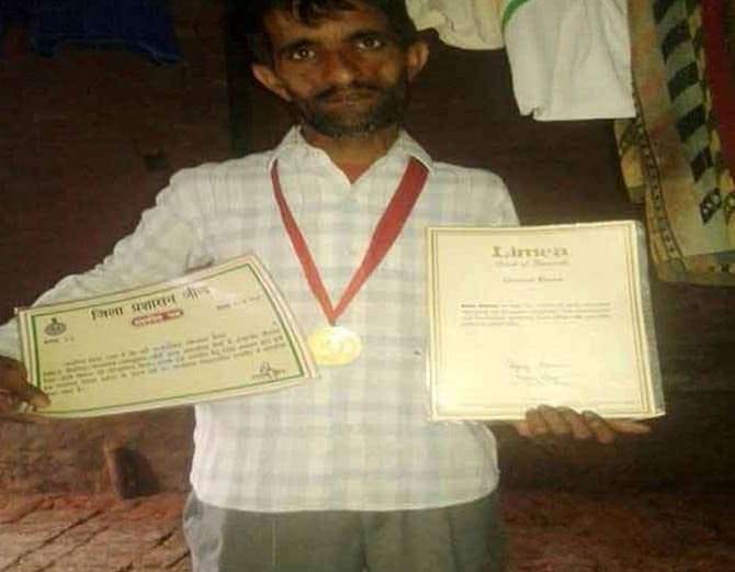 weird stories, unique people, indian rubber man rammehar punia bizarre record in guinness book