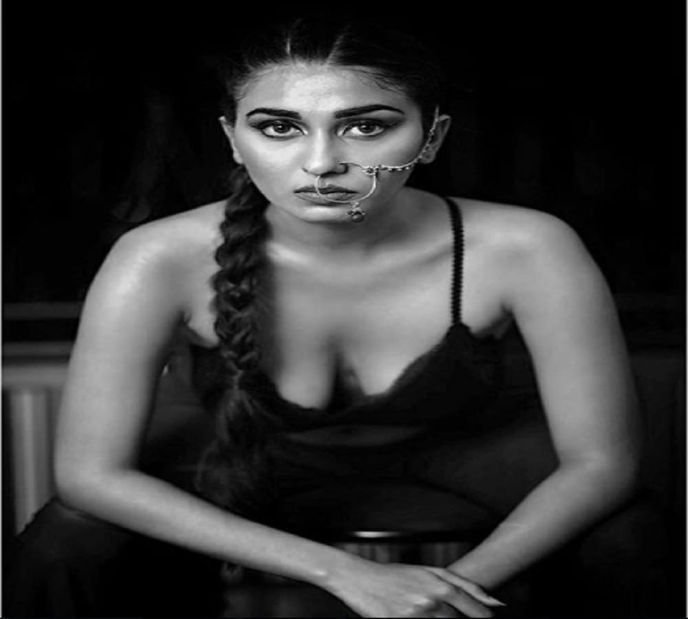 tv actress rume sharma shared her bold photos on instagram