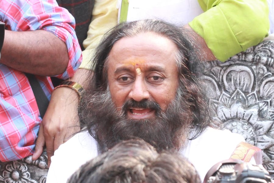 shri shri ravishankar in lucknow to talk on ram temple issue.