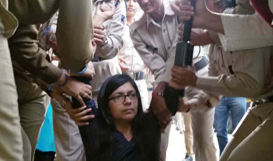 dcw chief sits on protest outside rajnath singh home after rape with 18 month old in delhi