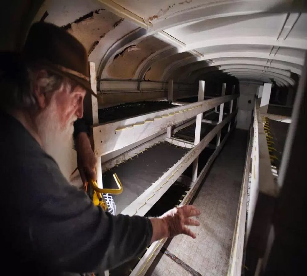 man made a bunker with school bus which has power to stand after nuclear attack also 
