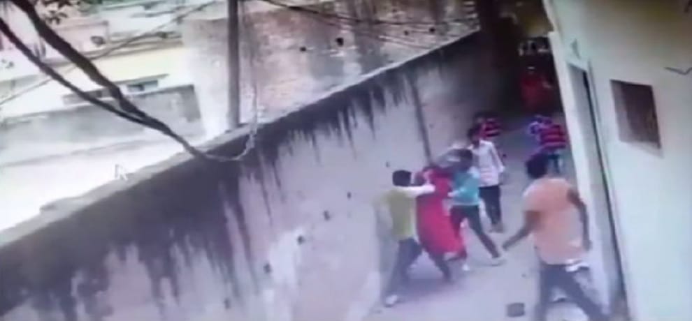 Woman thrashed by molesters in Gorakhpur of Uttar Pradesh case registered