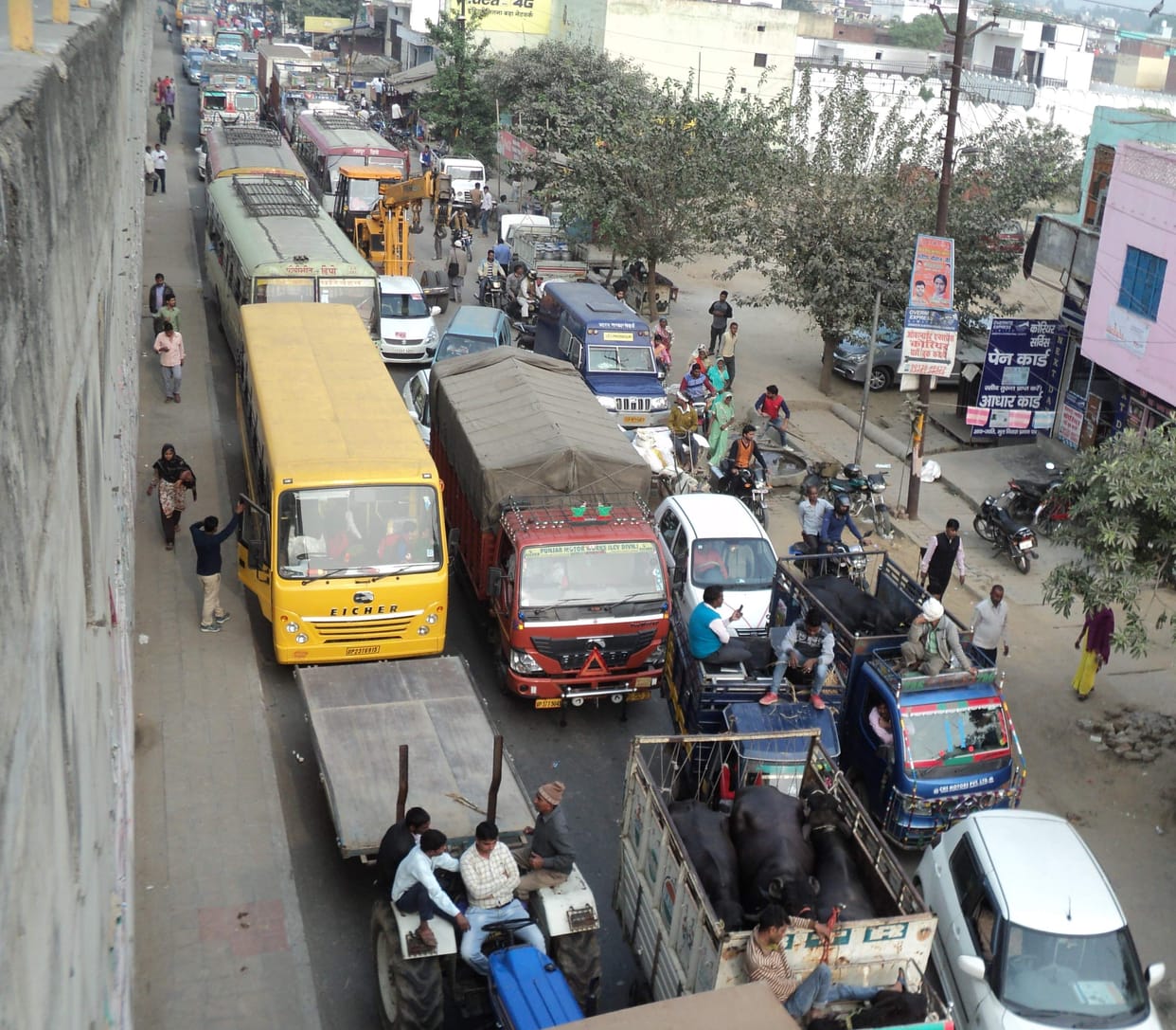 two hours traffic jaam 