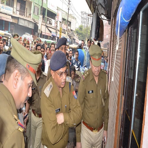Before the arrival of CM Yogi, broken havoc on meat shops, see photos
